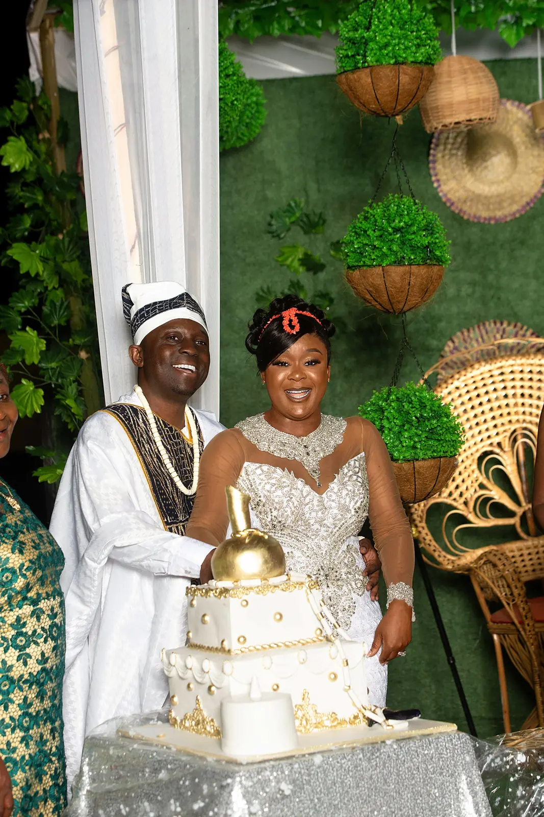 Pizaro Studios wedding — Cutting the Cake