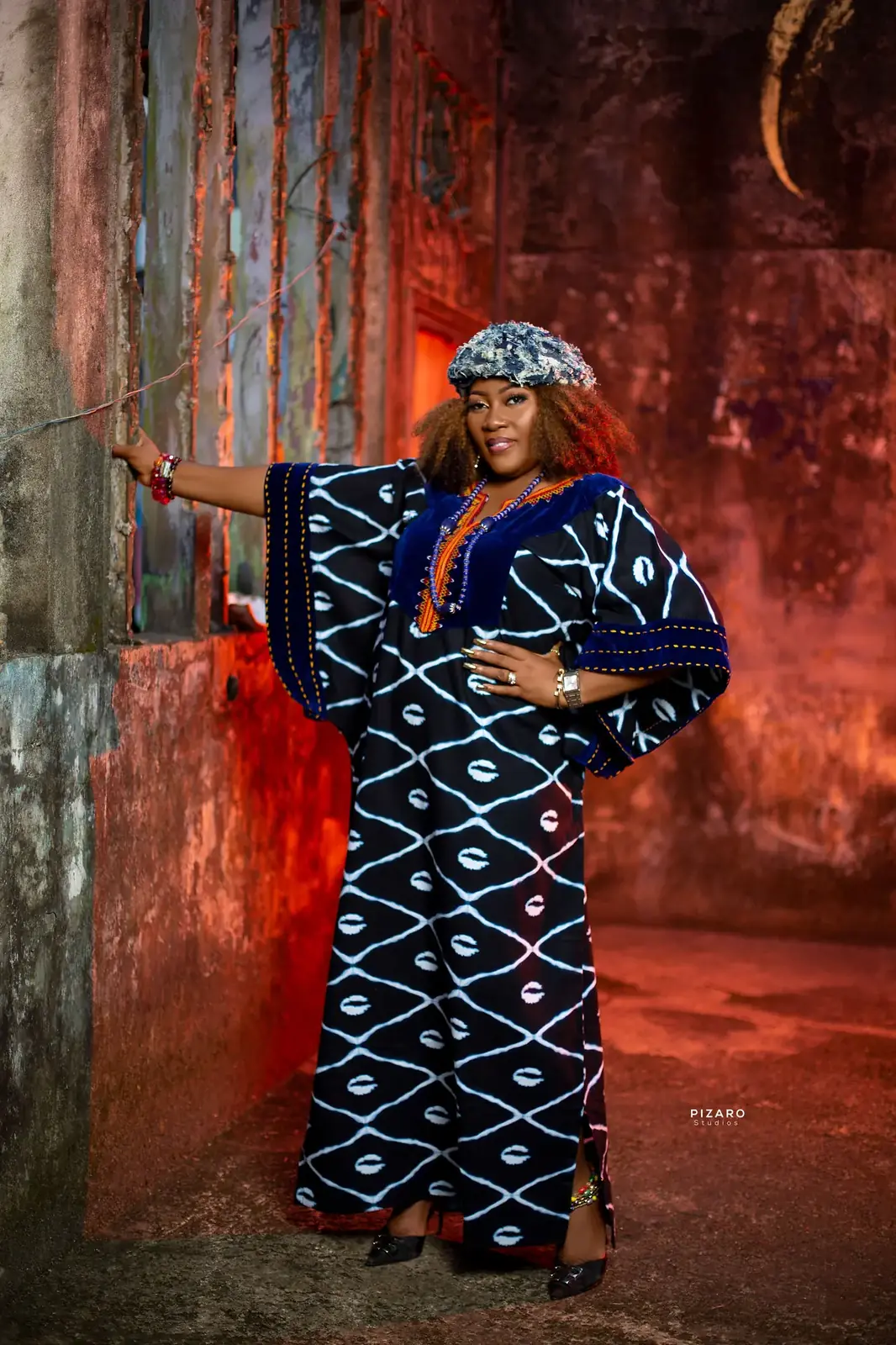 Pizaro Studios outdoor — Indigo Royale